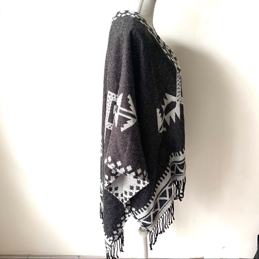 Boho Aztec Fringe Reversible Wrap Shawl - Picture 3 of 8
